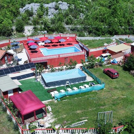 Red Apartman Τρέμπινιε Εξωτερικό φωτογραφία
