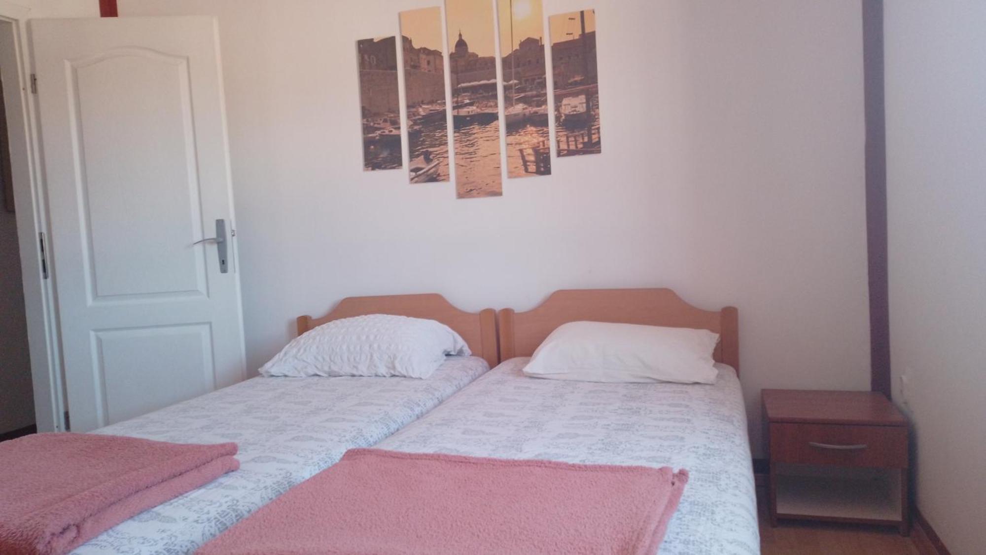 Red Apartman Τρέμπινιε Εξωτερικό φωτογραφία