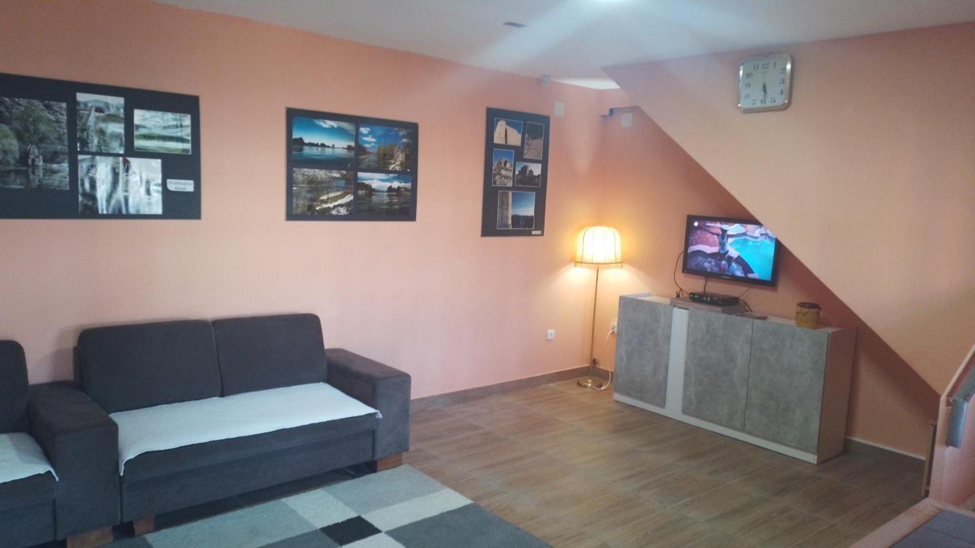 Red Apartman Τρέμπινιε Εξωτερικό φωτογραφία