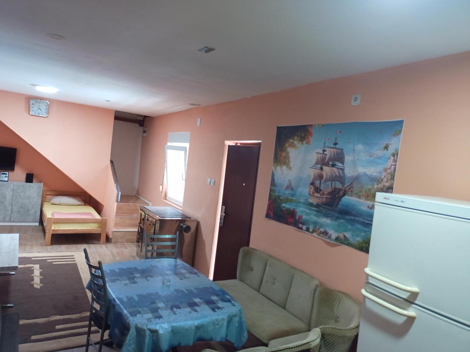 Red Apartman Τρέμπινιε Εξωτερικό φωτογραφία