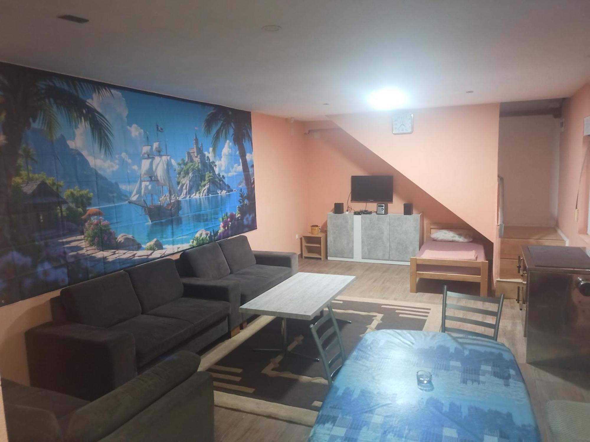Red Apartman Τρέμπινιε Εξωτερικό φωτογραφία